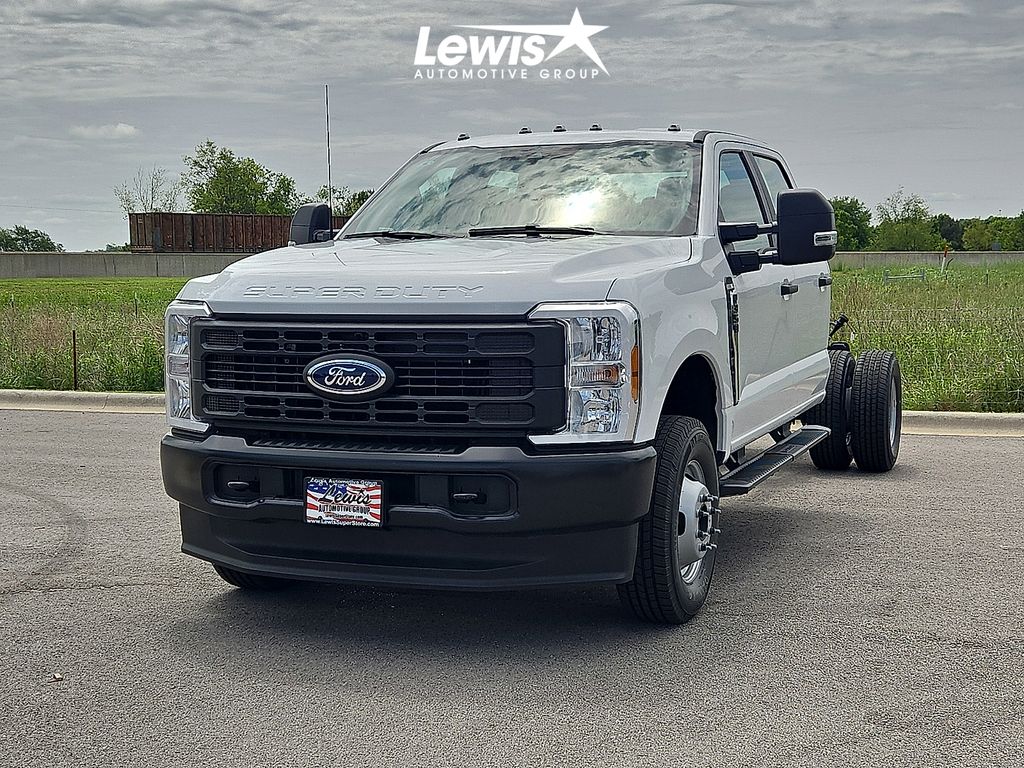 2026 Ford F-350 Super Duty Chassis Cab