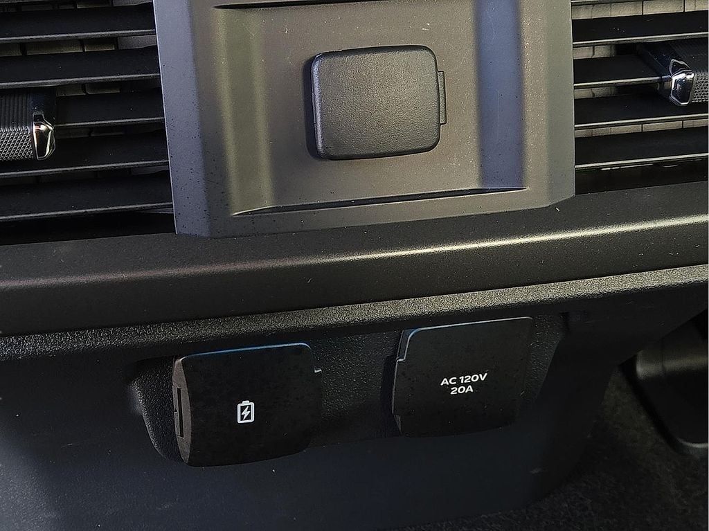 2024 Ford F-150 XLT - Photo 9