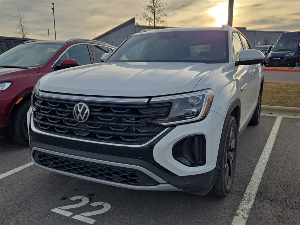 Used 2024 Volkswagen Atlas Cross Sport 2.0T SE w/Technology SUV