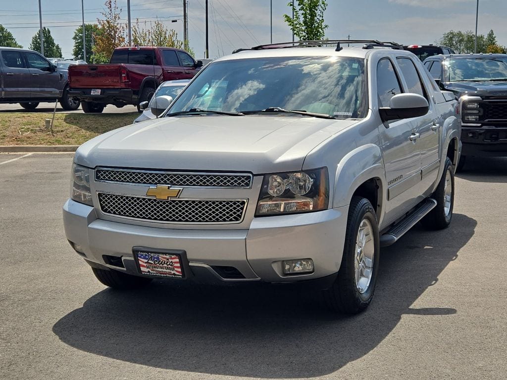 2013 Chevrolet Avalanche 4WD Avalanche LT's photo