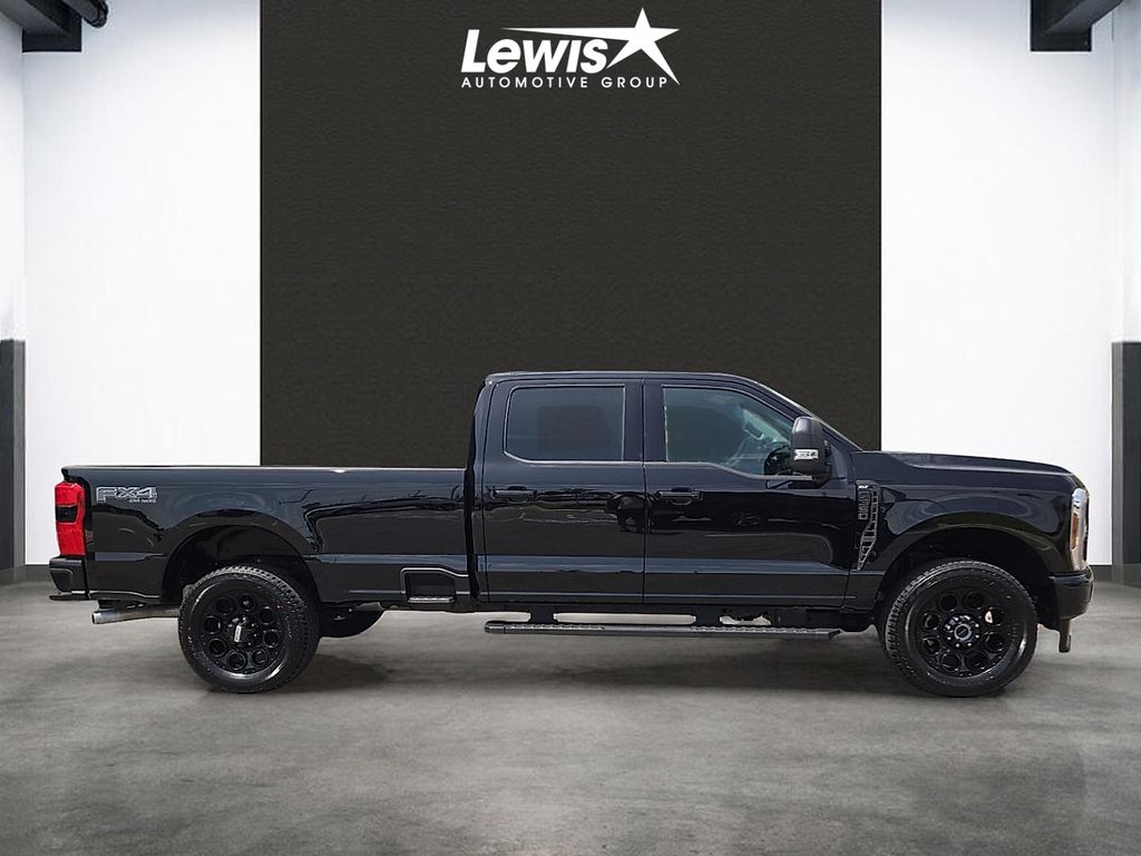 2026 Ford F-350 Super Duty XLT - Photo 5