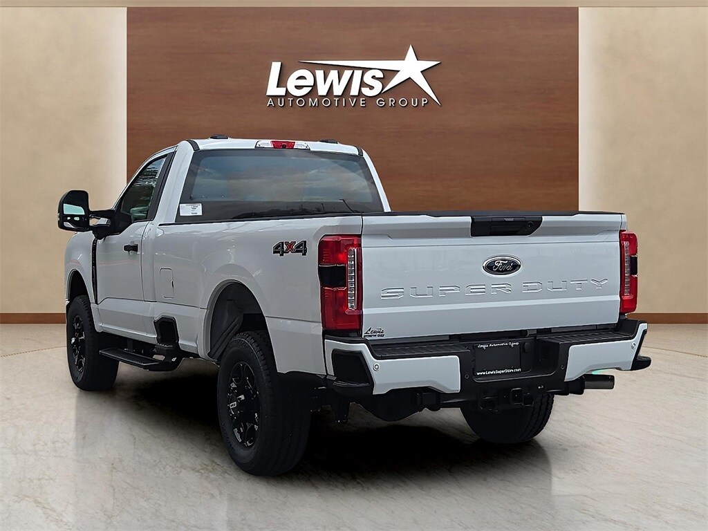 2025 Ford F-350 XL photo 4