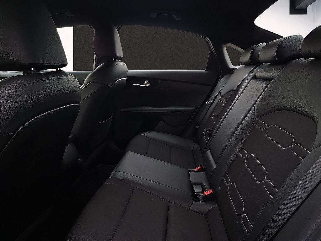 2024 Kia Forte GT-Line - Photo 9