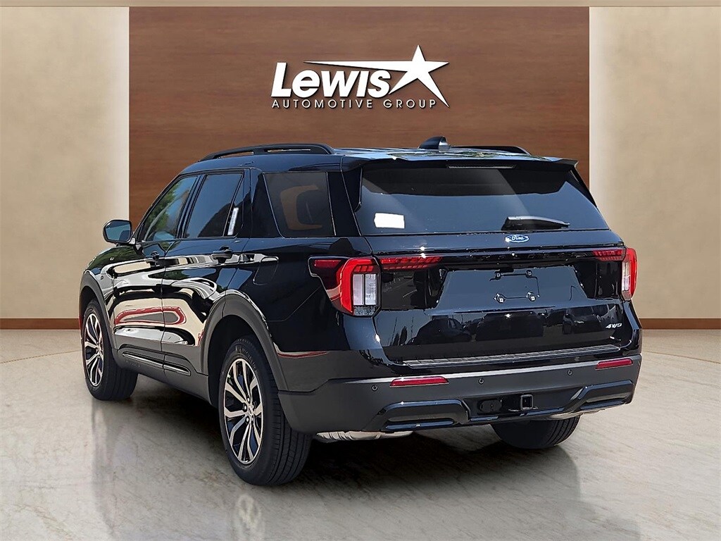 2025 Ford Explorer ST-Line photo 2
