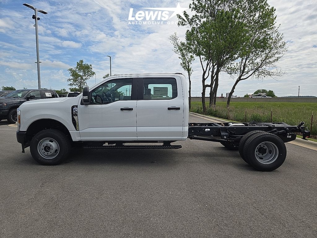 New 2026 Ford F-350SD XL Truck Crew Cab