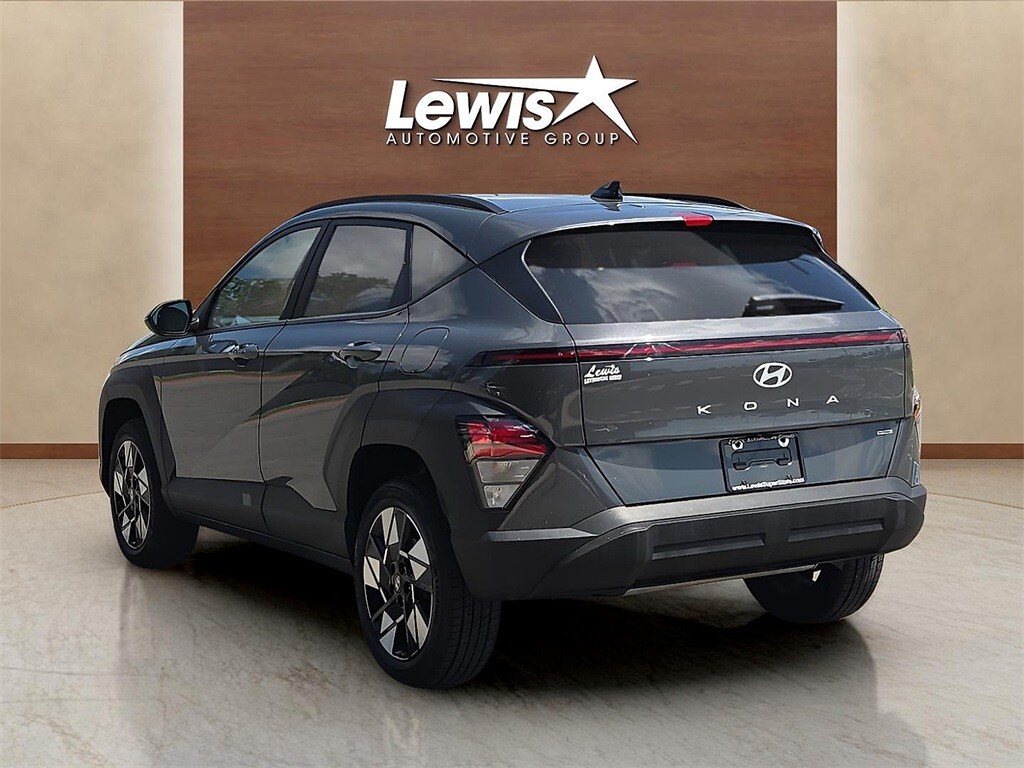 2025 Hyundai Kona SEL photo 3