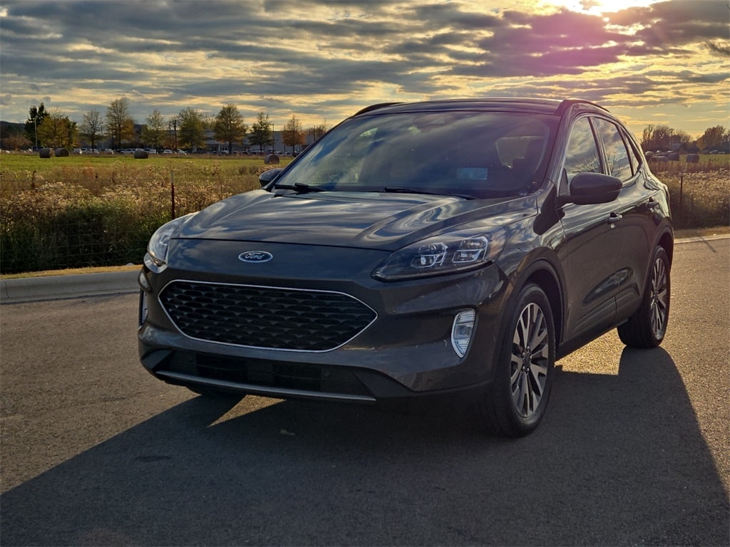 2020 Ford Escape Titanium's photo