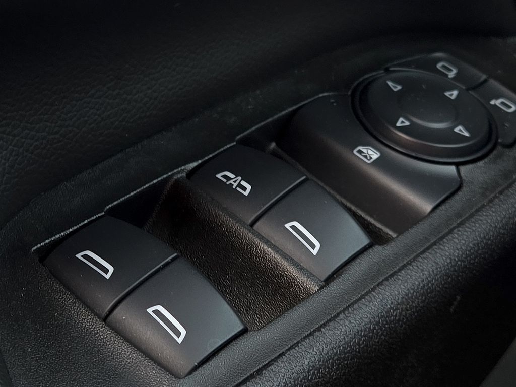 2024 Chevrolet Equinox LT - Photo 16