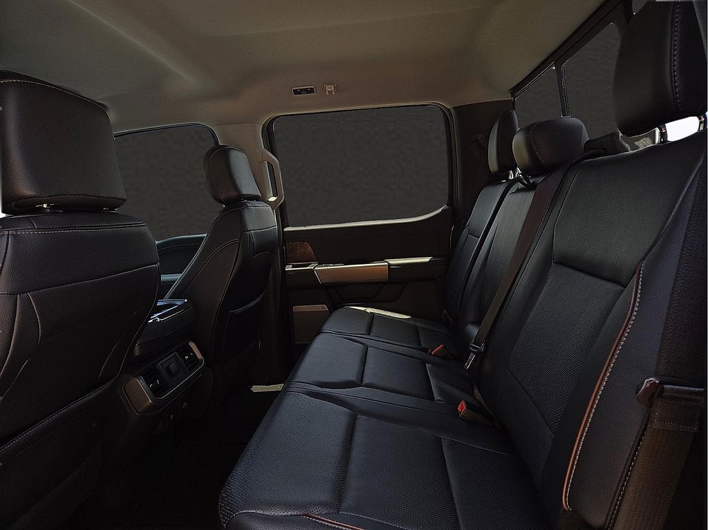 2022 Ford F-150 Lariat - Photo 8