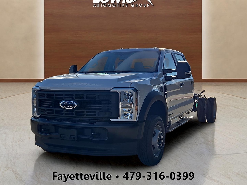 2026 Ford F-550 Super Duty Chassis Cab XL's photo