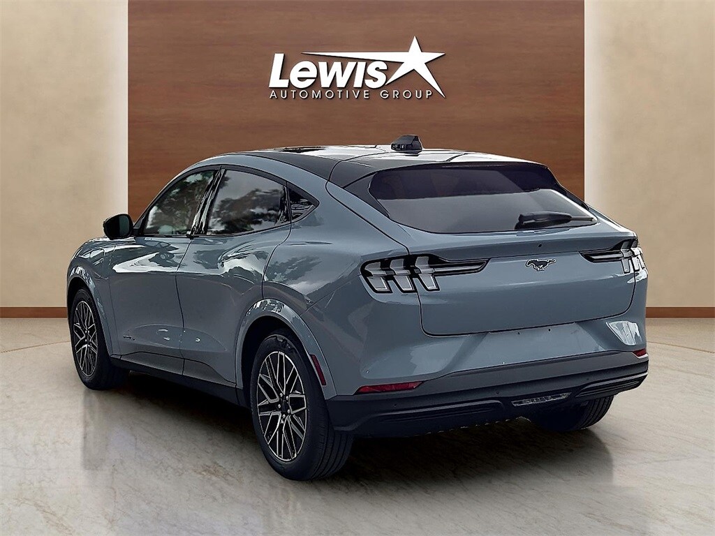 2025 Ford Mustang Mach-E Premium photo 4