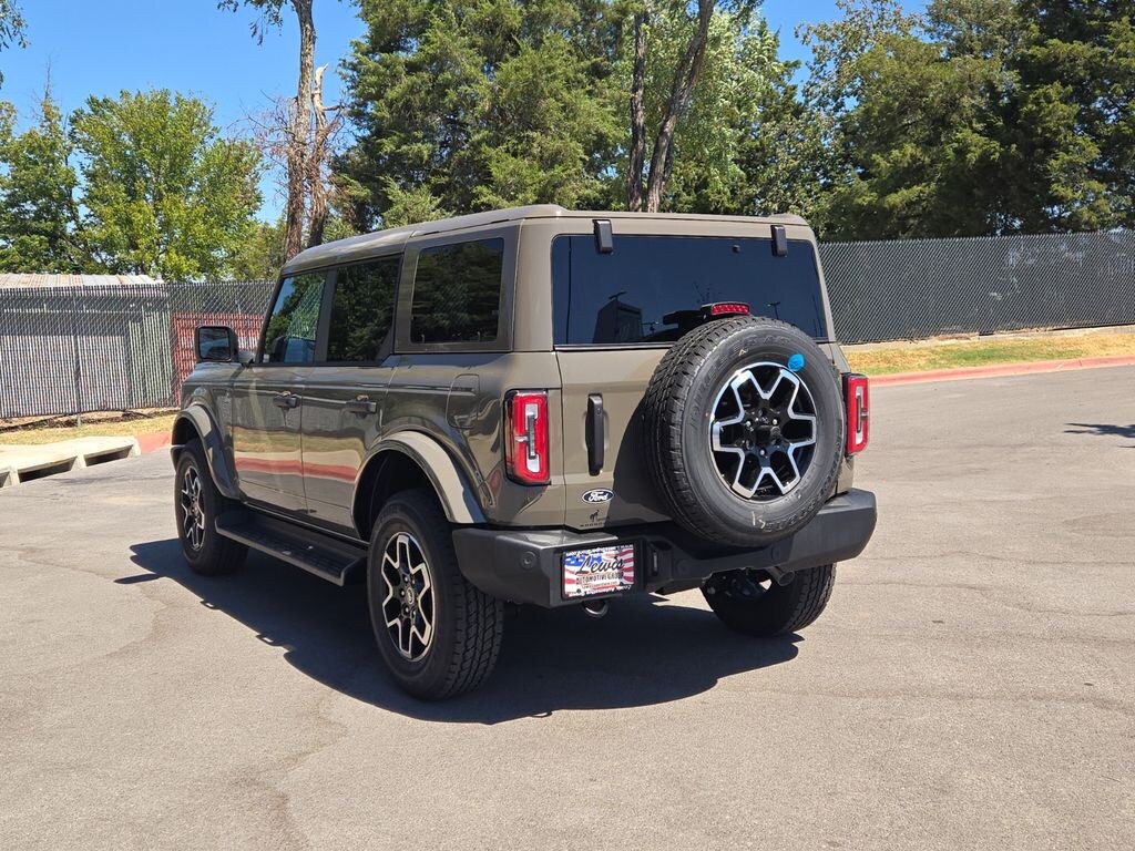 New 2026 Ford Bronco Outer Banks SUV