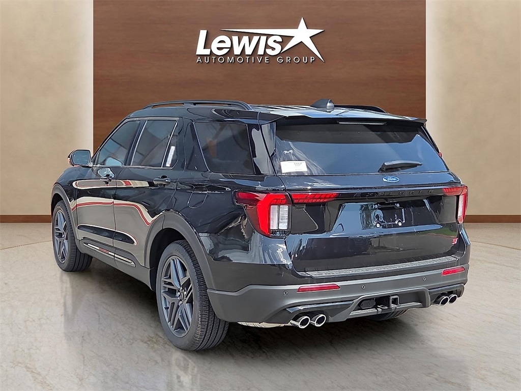 2025 Ford Explorer ST photo 4