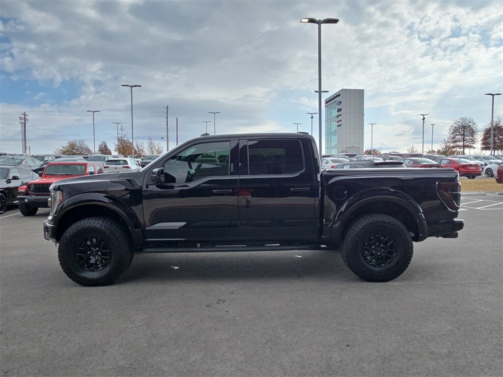 2022 Ford F-150 Raptor photo 2