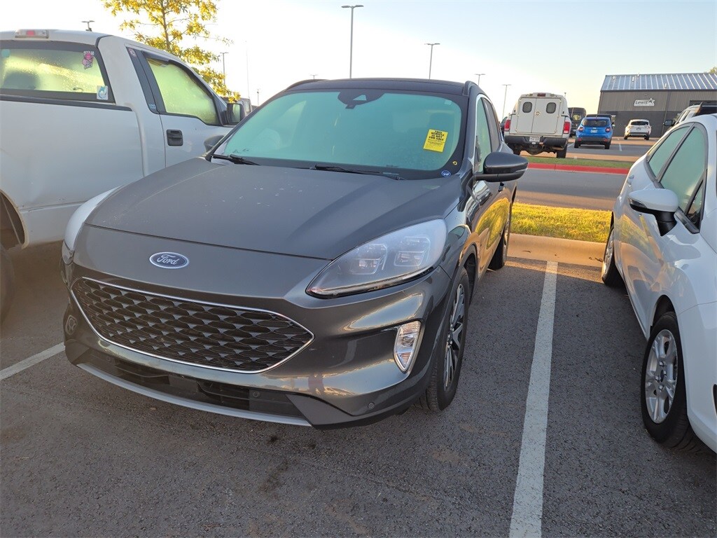 2020 Ford Escape Titanium Hybrid photo 2