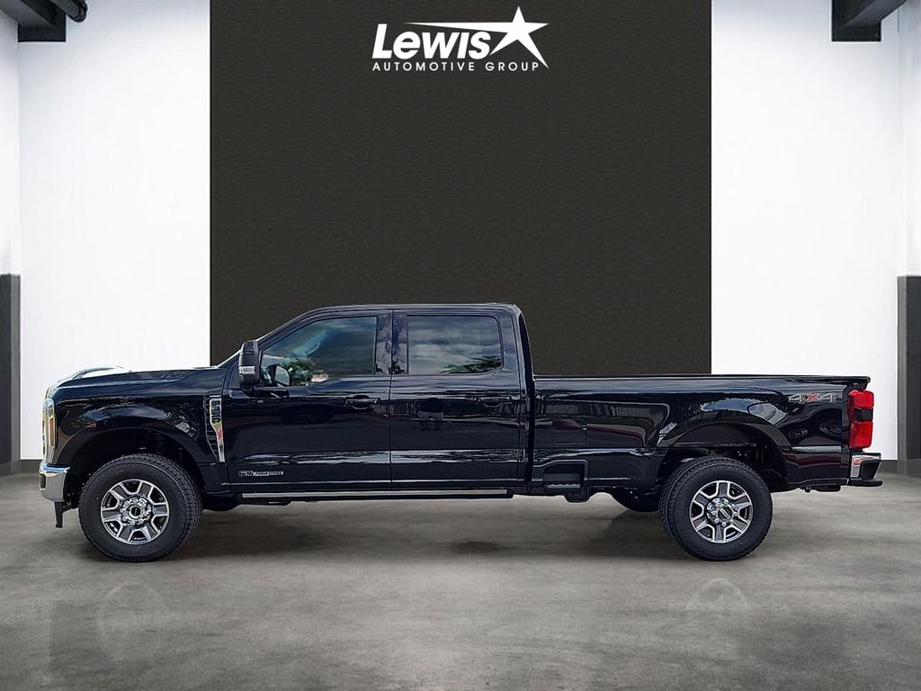 New 2026 Ford F-350SD Lariat Truck Crew Cab