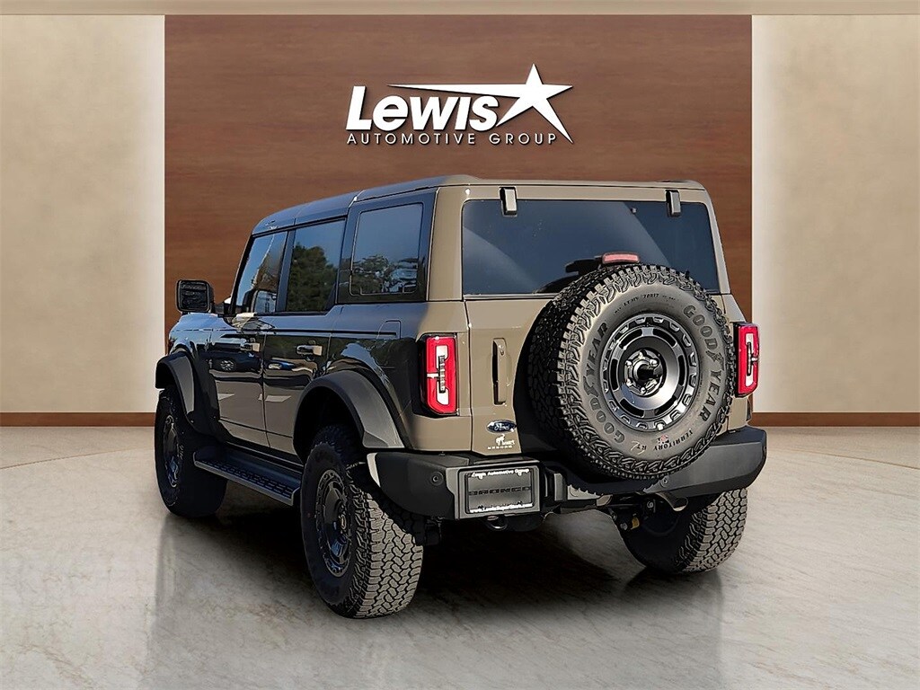 2025 Ford Bronco Outer Banks photo 4