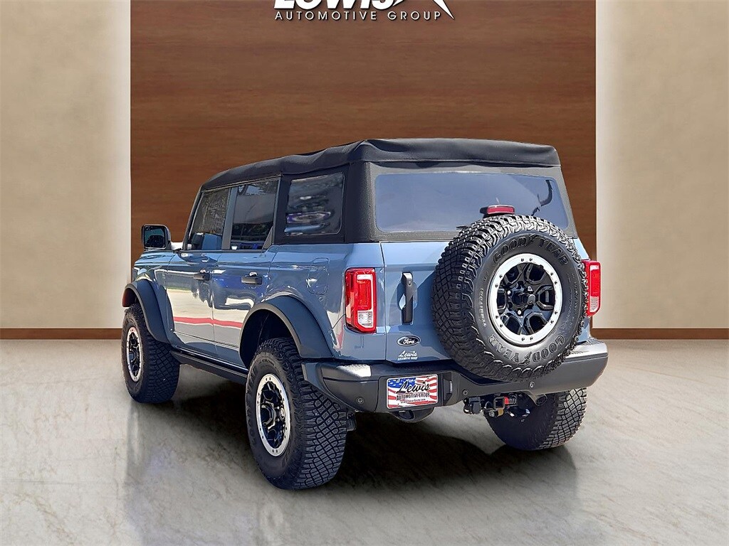 2023 Ford Bronco Black Diamond photo 4