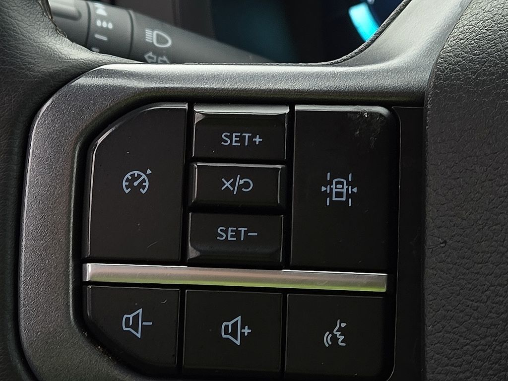 2025 Ford F-150 XLT - Photo 17