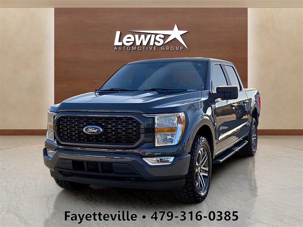 2021 Ford F-150 XL's photo