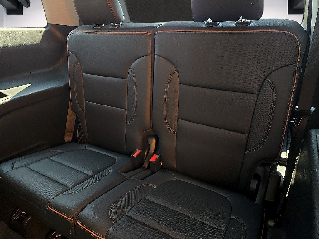 2023 GMC Acadia AT4 - Photo 9