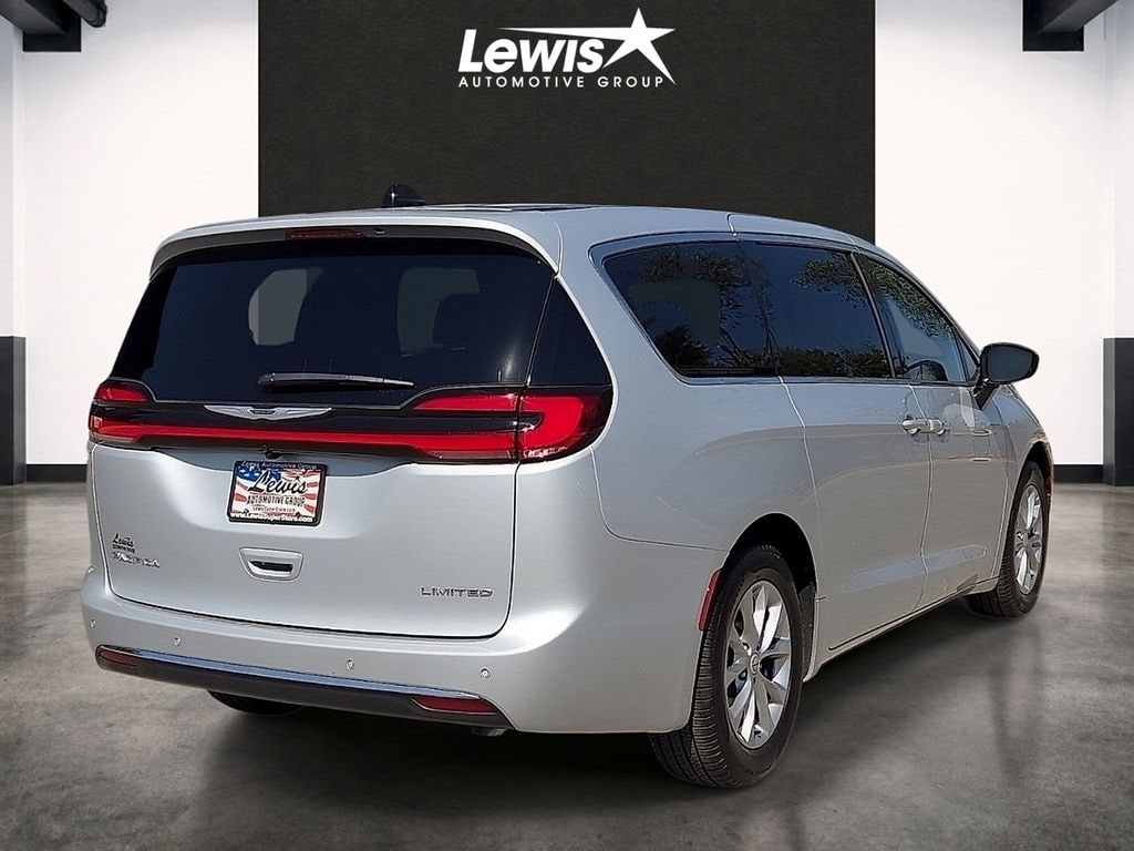 Used 2026 Chrysler Pacifica Limited Van Passenger Van