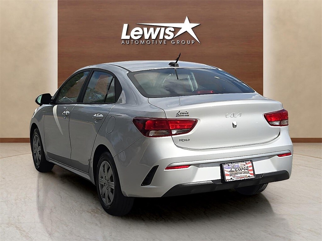 2023 Kia Rio LX photo 4