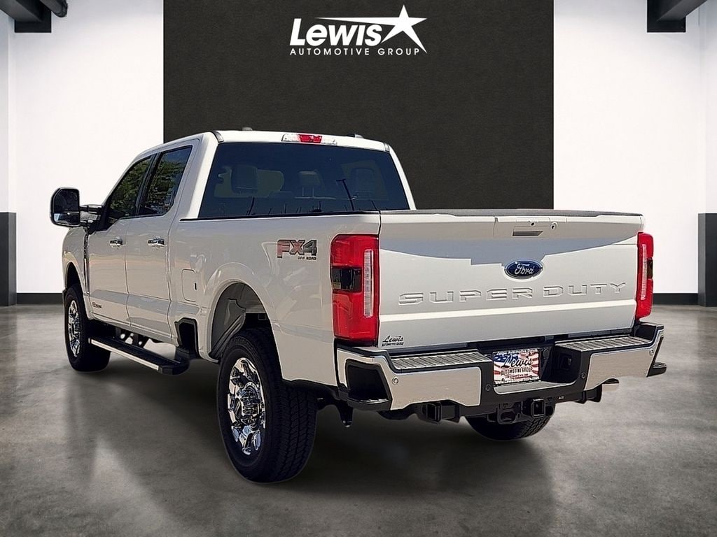 New 2026 Ford F-250SD Lariat Truck Crew Cab