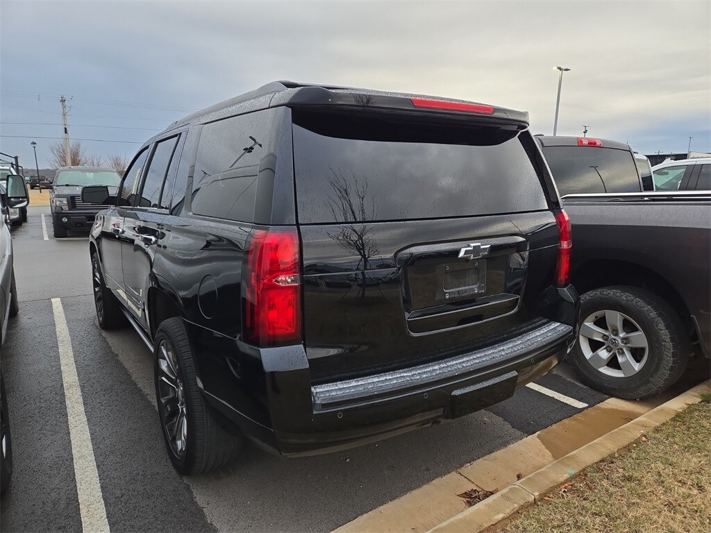 2019 Chevrolet Tahoe Premier photo 2