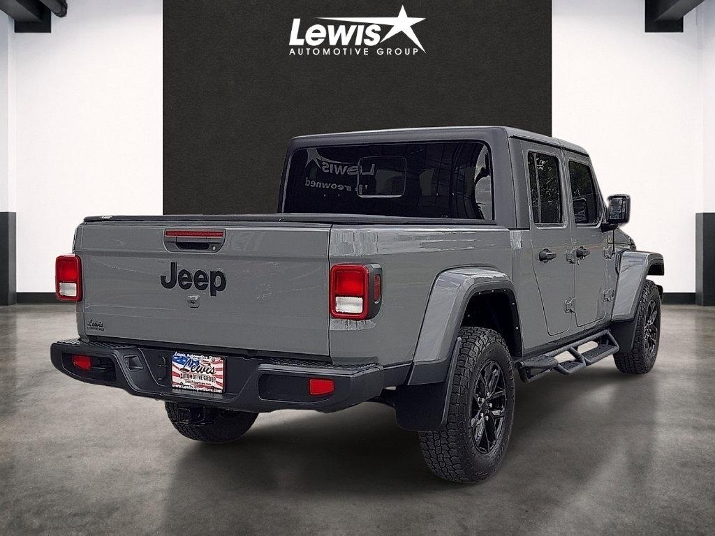 Used 2022 Jeep Gladiator Sport Truck Crew Cab