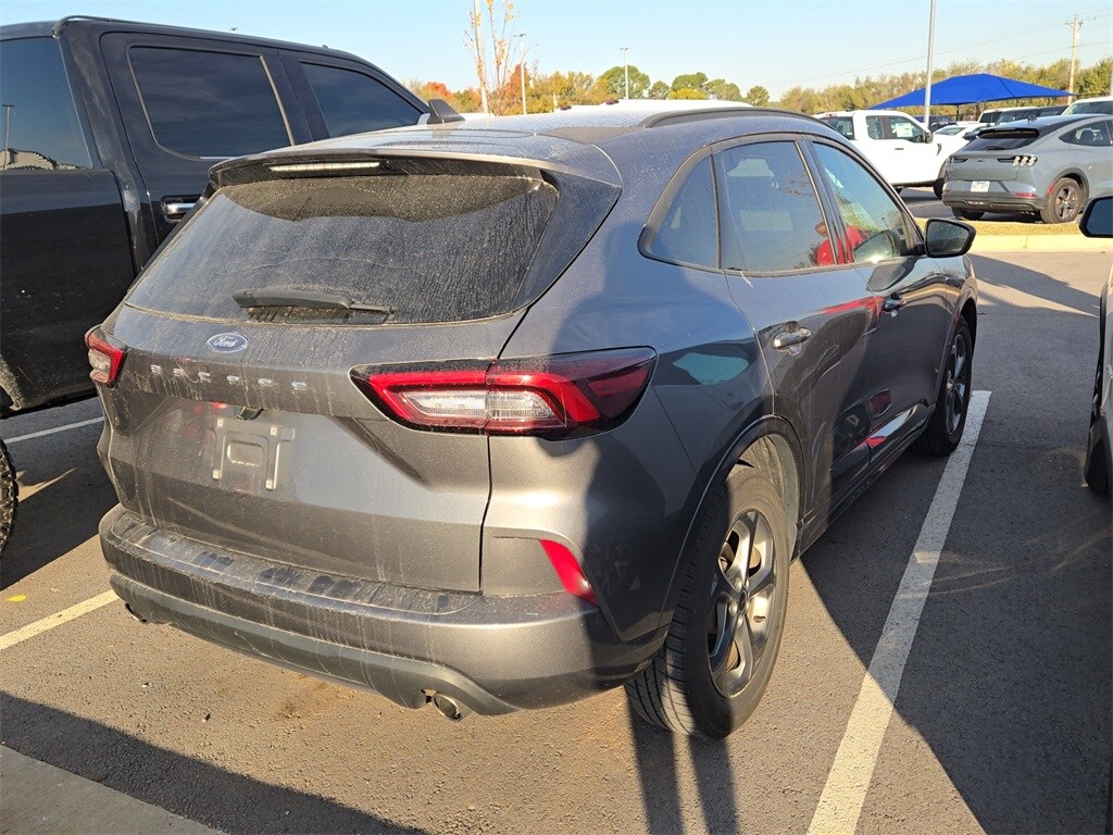 2023 Ford Escape ST-Line photo 3