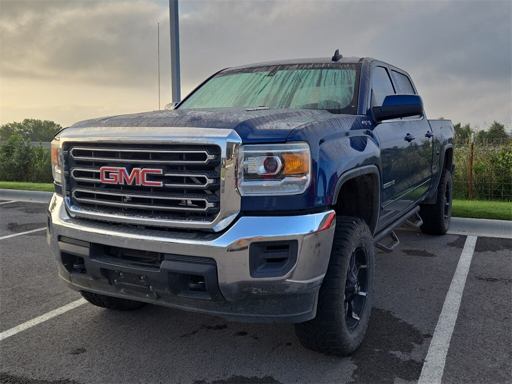 2016 Gmc Sierra SLE photo 2