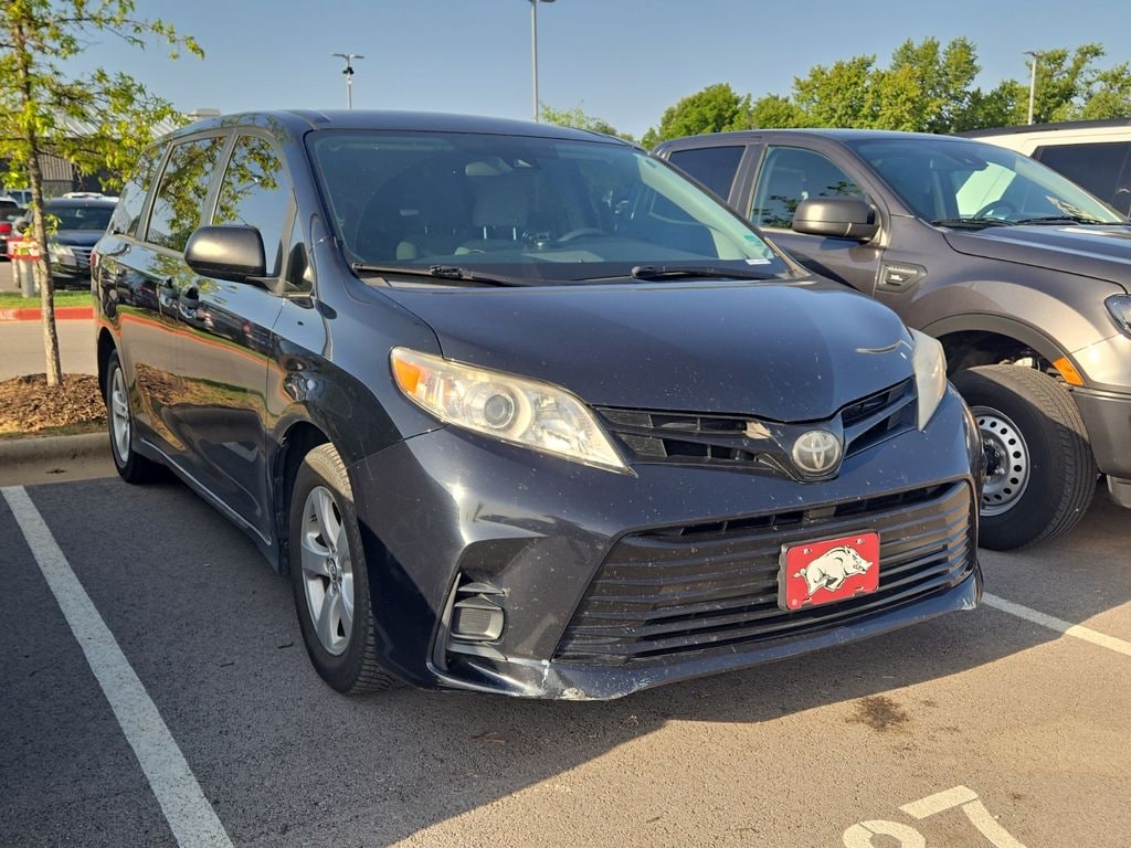 Used 2018 Toyota Sienna L Van Passenger Van