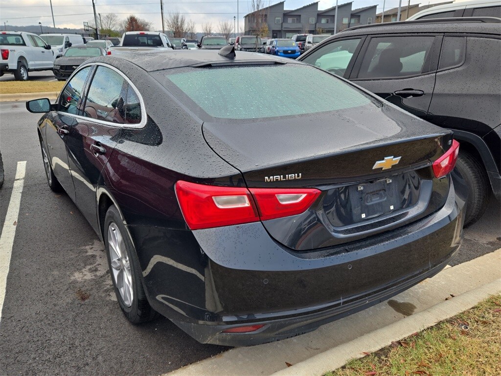 2024 Chevrolet Malibu 1LT photo 2
