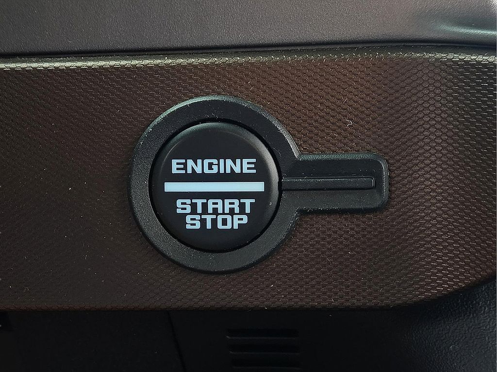 2022 Ford Bronco 2-Door Outer Banks - Photo 16