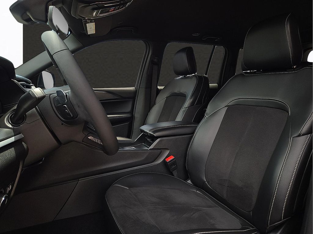 2024 Jeep Grand Cherokee Altitude - Photo 12