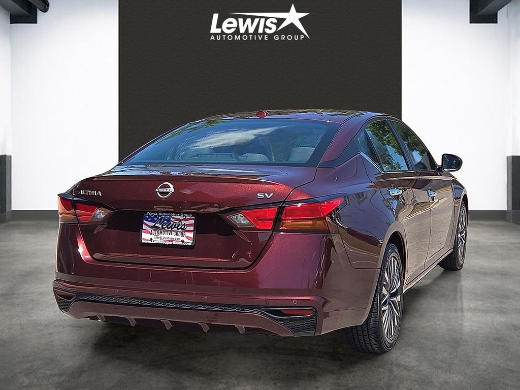 Used 2024 Nissan Altima 2.5 SV Sedan