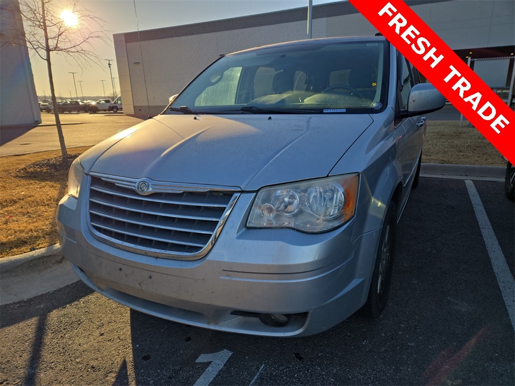 2010 Chrysler Town & Country Touring's photo