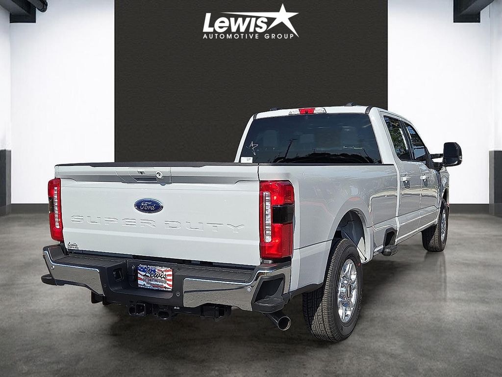 New 2026 Ford F-250SD XLT Truck Crew Cab