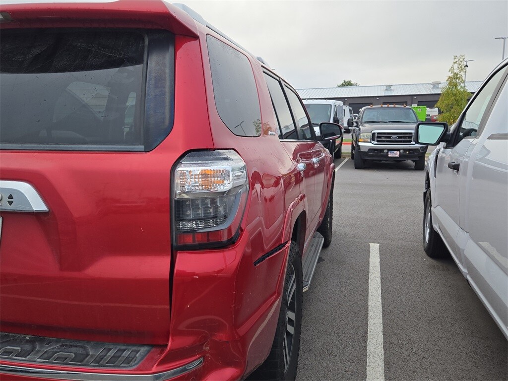 2016 Toyota 4Runner Limited photo 2