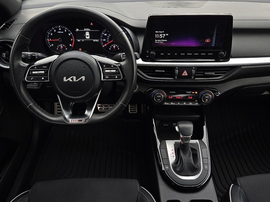2024 Kia Forte GT-Line - Photo 10