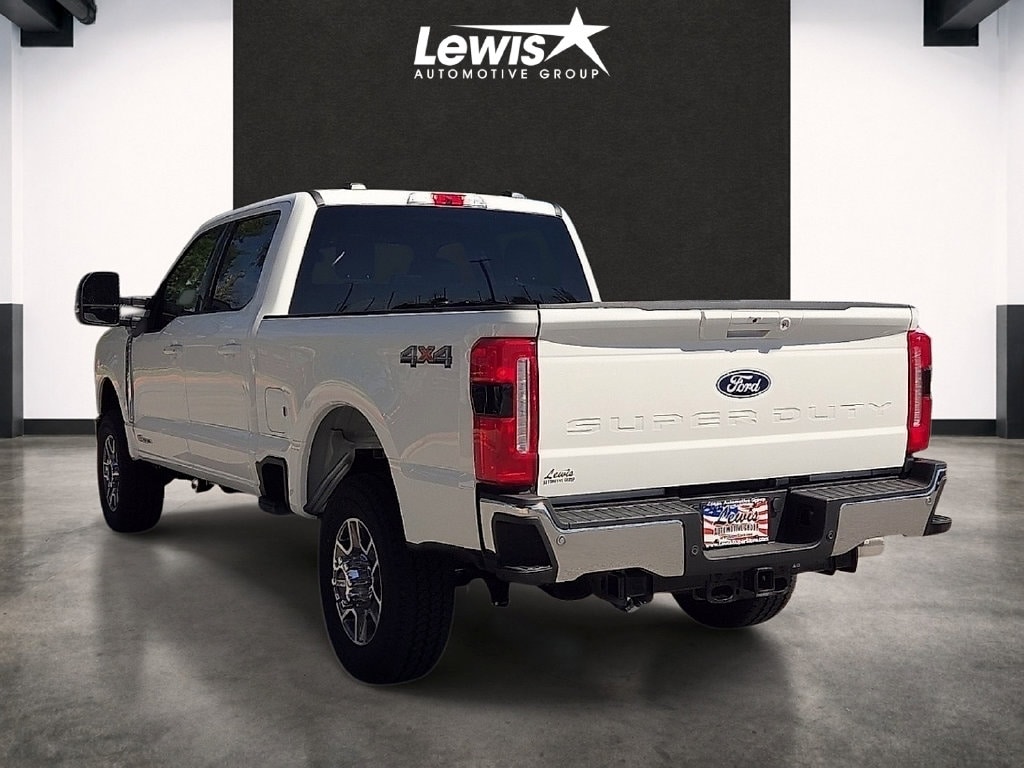 New 2027 Ford F-250SD Lariat Truck Crew Cab