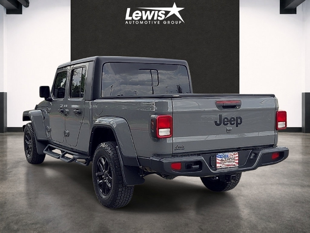 Used 2022 Jeep Gladiator Sport Truck Crew Cab