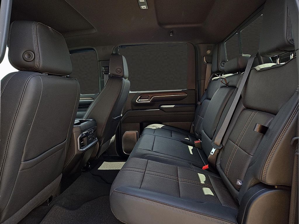 2025 Chevrolet Silverado 2500HD High Country - Photo 9