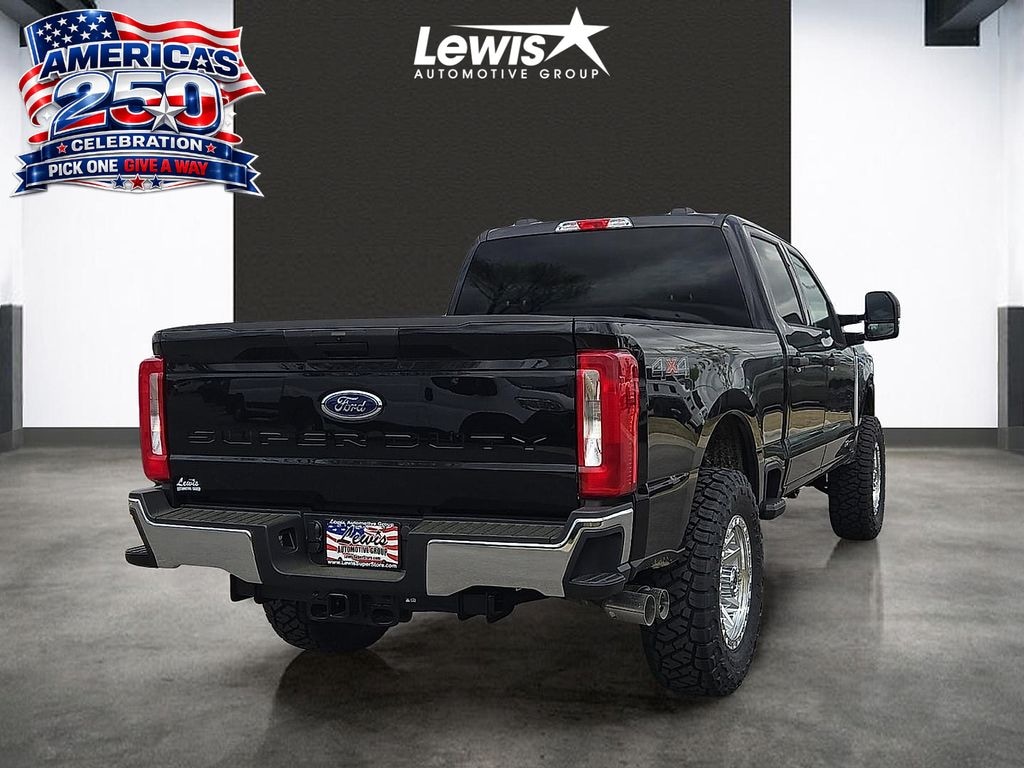 New 2026 Ford F-250SD XLT Truck Crew Cab