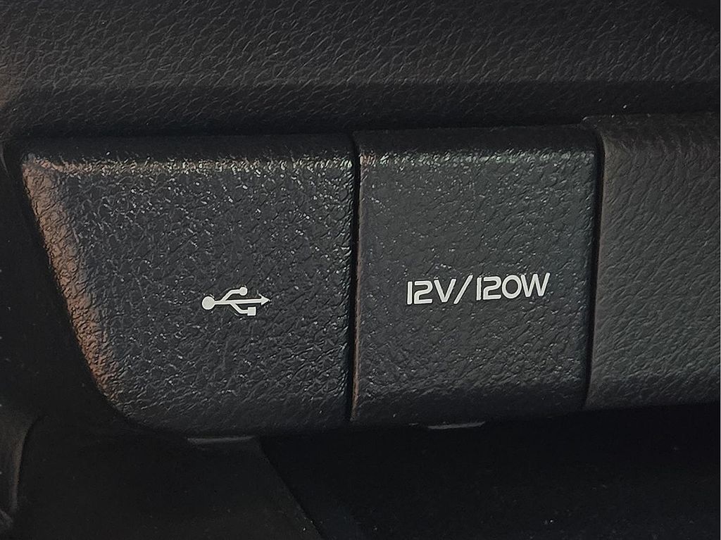 2024 Toyota Camry SE - Photo 15