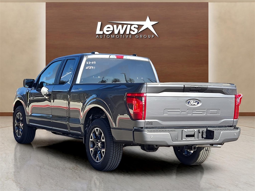 2025 Ford F-150 STX photo 4