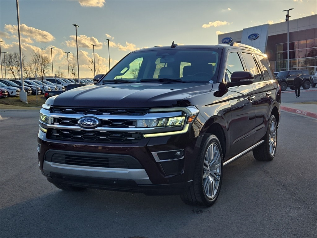 2024 Ford Expedition Limited's photo