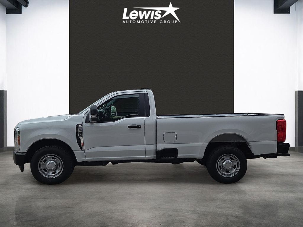 2025 Ford F-350 Super Duty XL - Photo 3