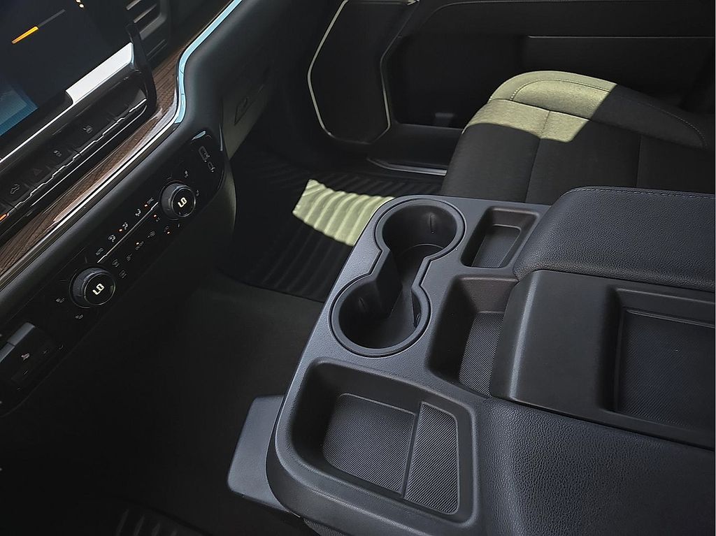 2023 Chevrolet Silverado 1500 LT - Photo 20